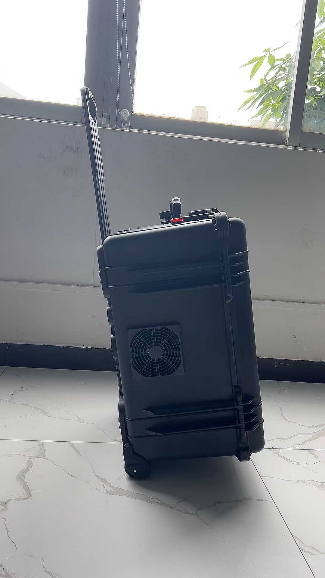 威远手拉箱型移动通信干扰器